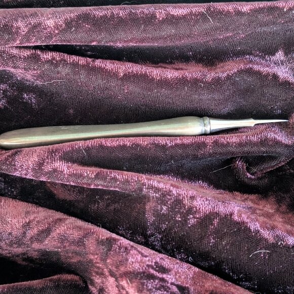 Sterling silver antique nail tool, engraved "Sue" -- hallmarked, lovely patina - Picture 11 of 15